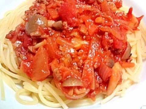 お野菜たっぷりの簡単トマトソースパスタ
